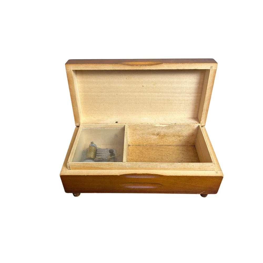 Vintage Edelweiss Cuendet Swiss Music Box‎ Wooden Trinket Jewelry  Works Crests